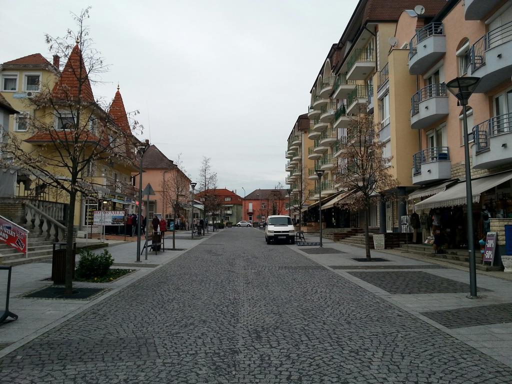 Pedestrian Street Apartment Hévíz Екстериор снимка